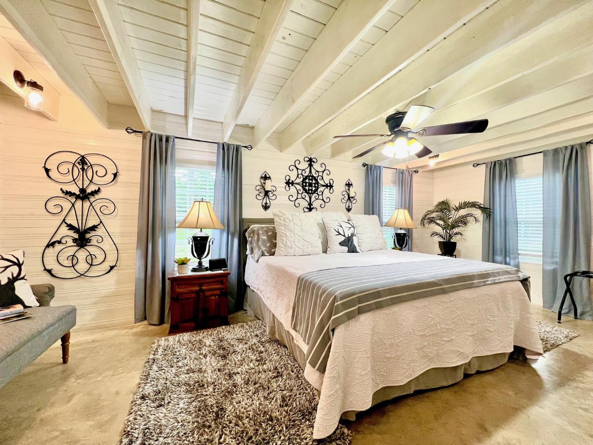 Вилла A Tranquil Retreat Loaded With Ambiance! Sleeps 10 Platt Экстерьер фото
